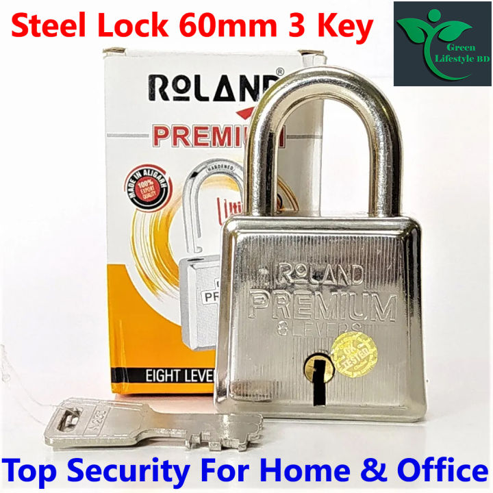 Dik sorish paypoq uning tizzasida turgan