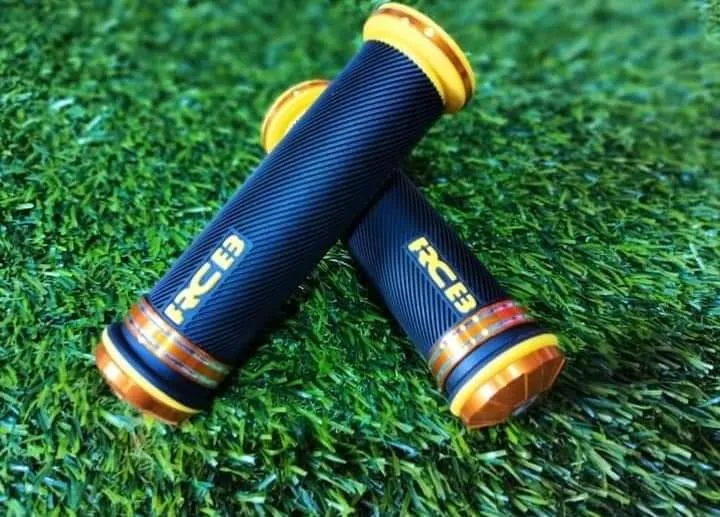 Rcb%20Handle%20Grip%20universal%20Motorcycle%20-%20Image%203
