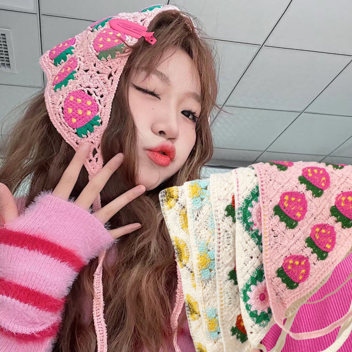 French Pastoral Style Sweet Knitted Crochet Triangle Hair Scarf Fashion Strawberry Daisy Flower Shape Headband Beach Vacation Hair Accessories 1Pcs
