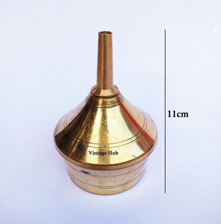 Indian%20Brass%20Kerosene%20Oil%20Lamp-Golden%20-%20Image%202