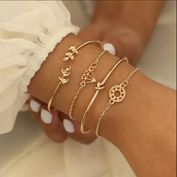 New%20Trendy%20Fashionable%204Pcs/%20Set%20Simple%20Design%20Adjustable%20Gold%20Plated%20Chain%20%20Bracelet%20for%20Women%20/%20Bracelets%20for%20Girls%20Simple%20Stylish%20New%20Collection%202025%20-%20Image%206