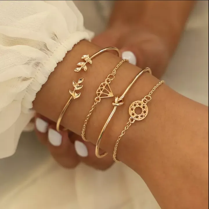 New%20Trendy%20Fashionable%204Pcs/%20Set%20Women%20Simple%20Design%20Gold%20Plated%20Chain%20Bracelet%20for%20Girls%20Simple%20Stylish%20/%20Bracelets%20for%20Women%20New%20Collection%20-%20Image%205