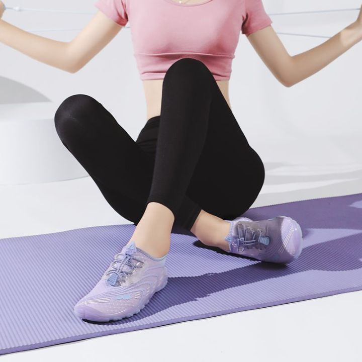 Indoor%20Sports%20Shoes%20Men's%20Treadmill%20Couple's%20Fitness%20Shoes%20Breathable%20Skipping%20Rope%20Training%20Shoes%20Yoga%20Shoes%20Female%20Aerobics%20-%20Image%204