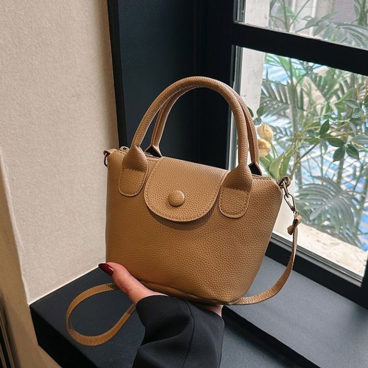 Fashionable%20and%20ersatile%20portable%20small%20bag%20for%20women's%20new%20contrasting%20color%20casual%20buet%20bag,%202023%20autumn%20/winter%20nhe%20appointment%20crossbo%20bag%20-%20Image%202