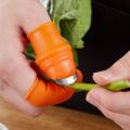 Silicone Thumb cutter + 5 Pieces Finger Protector Cutting Gears Vegetable Picking Nipping Plant Leaf Scissors Garden Gloves.