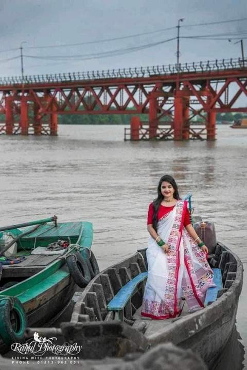 Half%20Silk%20Tangail%20Saree%20-%20White%20color%20saree%20with%20Red%20Par%20-%20Perfect%20For%20All%20Seasons%20and%20Occasions%20-%20Image%202