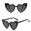 1Pcs Euro-american Style Fashion Sunglasses For Women Girl Photo Tool Photographic Prop Heart Shape Women's Glasses Nice Gifts. 