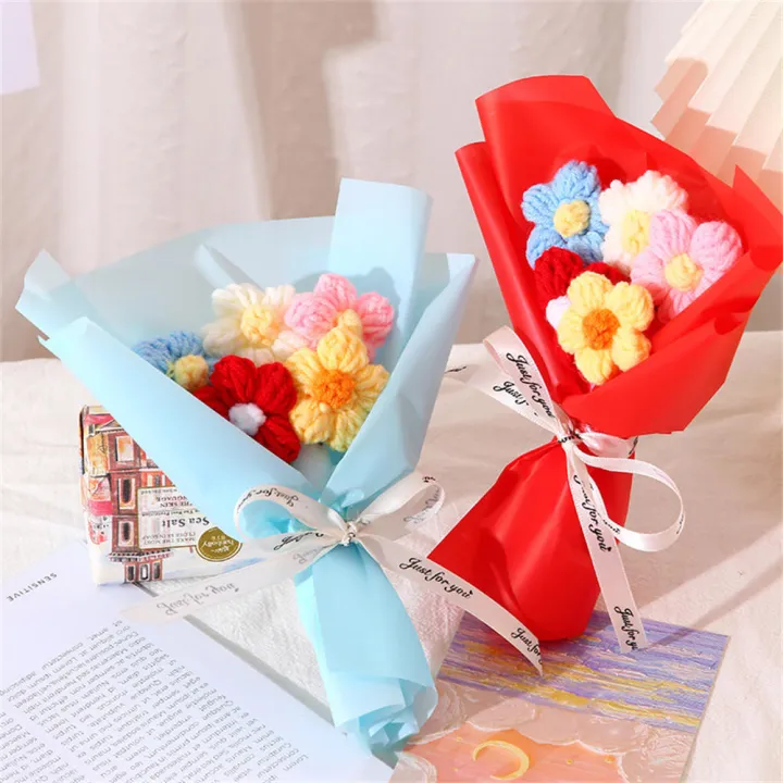 Colorful%20Crochet%20Bouquet%20Elegant%20Lightweight%20Hand%20Knitted%20Artificial%20Flower%20Mini%20Size%20Flower%20Arrangement%20for%20Valentine%20Wedding%20-%20Image%205