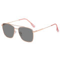 Fashionable metal simple anti-blue light glasses for women, flat mirrors, double-beam artistic color-changing glasses for men with myopia.