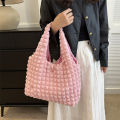 Aesthetic simple large-capacity tote bag 2023 autumn new personality fashion shoulder bag casual commuter handbag.