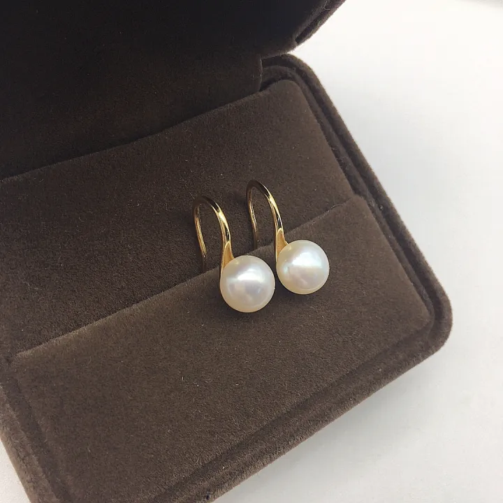 Internet%20celebrity%20Xiaohongshu%20recommends%20classic%20high%20heels,%20silver%20ear%20hooks,%20fashionable%20Korean%20version%20of%20strong%20light%20freshwater%20pearl%20earrings,%20earrings%20-%20Image%204