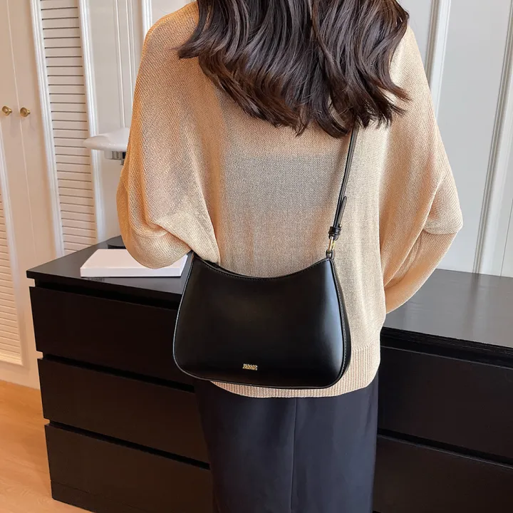 Large%20Capacity%20Tote%20Bag%20for%20Women's%20New%20Trendy%20Shoulder%20Bag%20Simple%20and%20Versatile%20Commuter%20Bag%20Fashion%20Trendy%20Crossbody%20Sling%20Bag%20-%20Image%204
