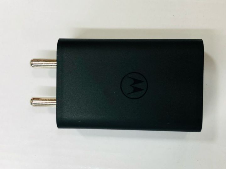 Motorola%20TurboPower%2068W%20USB-C%20GaN%20Wall%20Charger%20with%206.5A%20Cable%20Fast%20Power%20Delivery%20PD%20USB-C%20Port%20For%20Edge%202022,%20Laptops,%20Tablets%20Mobile%20-%20Image%204