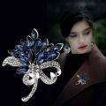 Retro bee chain brooch insect oil drop rhinestone brooch set chain clothing accessories female pin.