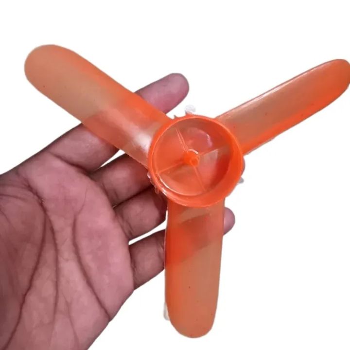 4%20Ps%20Motor%20Propeller%20Mini%20Fan%20Blade%203%20Wing%20Propeller%20for%20DIY%20Projects,%20Kids%20Project%20-%20Image%202