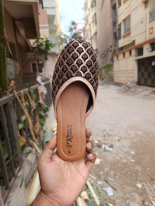 Girls%20exclusive%20Eid%20collection%20nagra%20shoes%20-%20Image%203