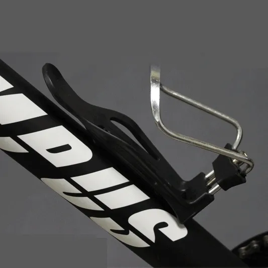 Bicycle%20Water%20Bottle%20Stand%20Plastic%20and%20Aluminum%20Alloy%20-%20Image%204