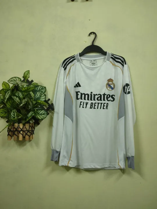 Real%20Madrid%20Home%20Jersey%20full%20sleeves%20Premium%20-%2025/26%20Season%20jersey%20for%20men%20-%20Image%202