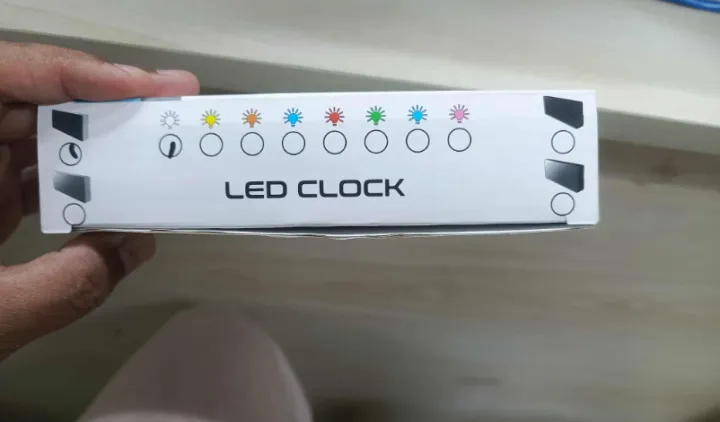 LED%20Mini%20(ZT:38)%205V%20Digital%20Alarm%20Clock%20(This%20can%20be%20run%20on%20both%20direct%20current%20and%20battery%20power.)%20-%20Image%204