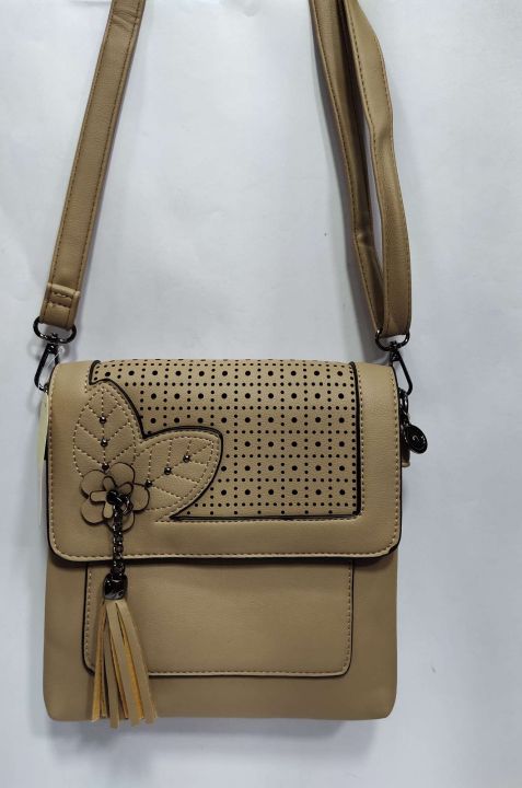 Ladies%20Special%20Pu%20Leather%20Side%20Bag%20With%20Long%20Belt%20For%20Gift%20And%20Party%20and%20Regular%20Use%20-%20Image%203