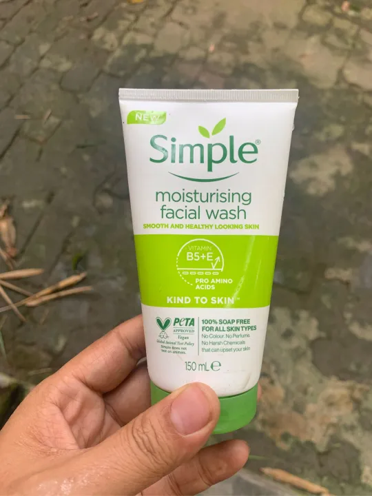 Simple%20Moisturising%20Facial%20Wash%20150ml%20Kind%20to%20Skin%20-%20Image%205