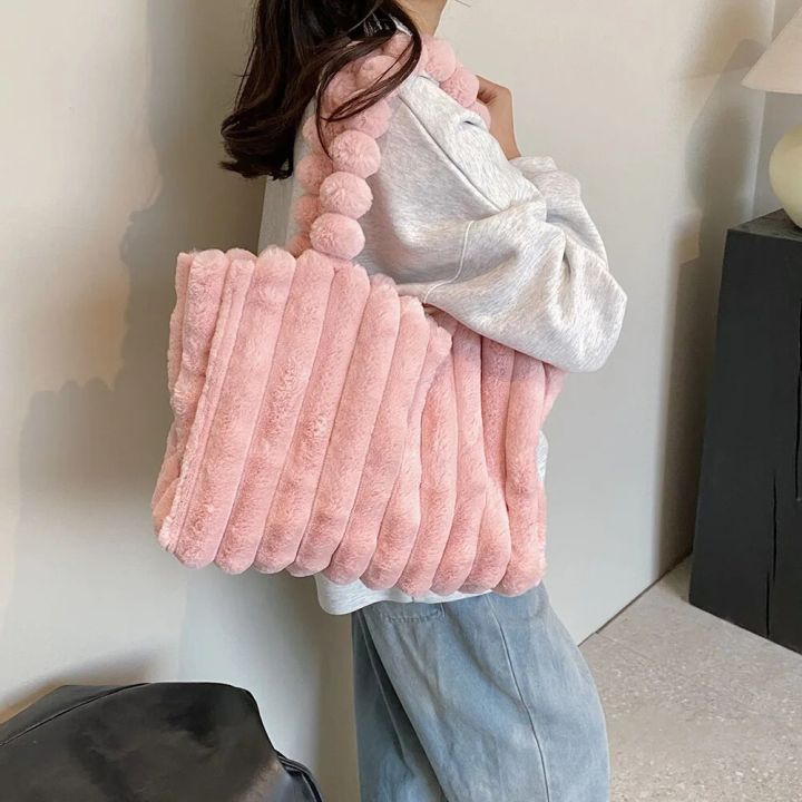 Plush%20Tote%20Bag%20for%20Women%20Winter%20Fluffy%20Shoulder%20Bag%20Casual%20Faux%20Fur%20Handbag%20Large%20Furry%20Shopping%20Bag%20Stylish%20Travel%20Bag%202023%20New%20-%20Image%204