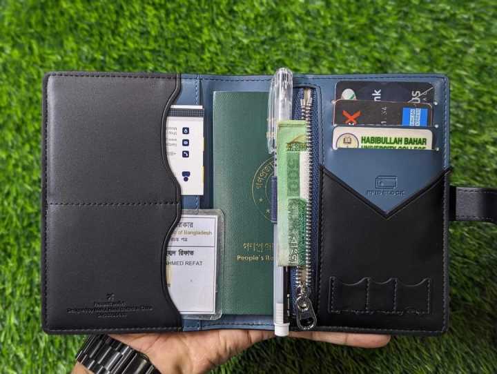 WiWU%20Ambassador%20Passport%20Wallet%20for%20Cards%20Papers%20Airline%20Tickets%20-%20Image%205