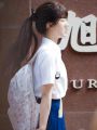 Secretly can't hide the same schoolbag of Sang Zhi, Zhao Lusi, the same backpack, the schoolgirl is small, fresh and floral backpack, Xia. 