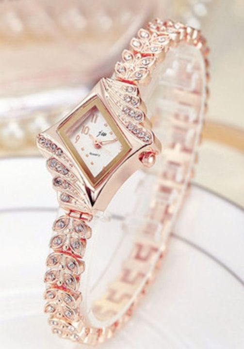 Analog%20stylish%20elegant%20watch%20for%20women%20-%20Rose%20gold%20-%20Image%203