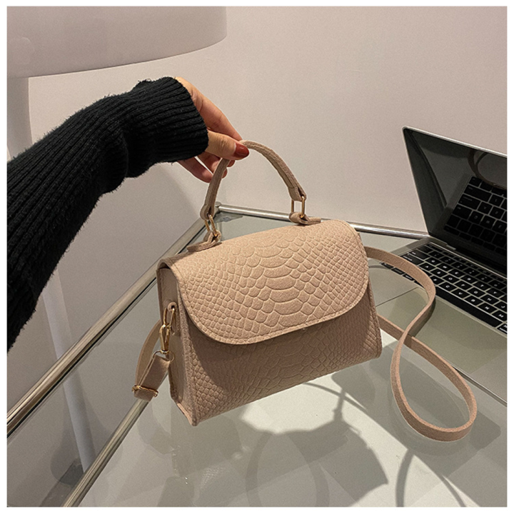 Luxury Fashion ladies shoulder bag Stylish Fashion Female Trend handbags Designer Retro designer luxury totes for use Parties Shopping Work