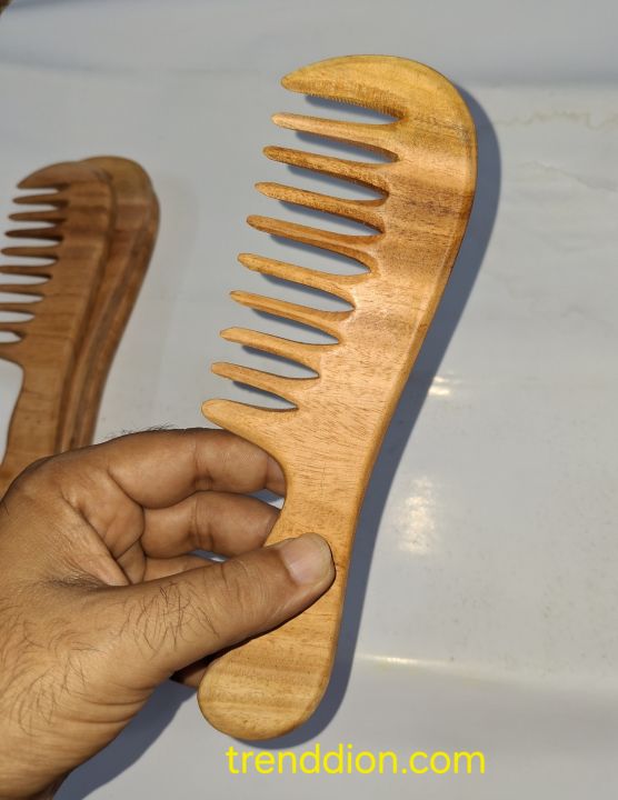 Wooden%20Hair%20Comb%20-%20Image%203