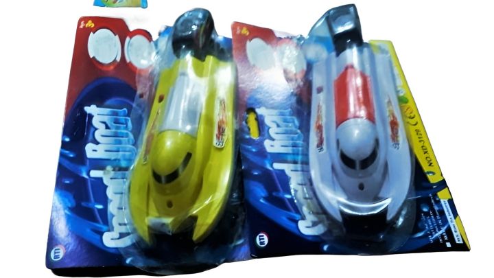 Hi-Speed%20Boat.%20%20High%20Speed%20Racing,%20Fishing%20Speed%20Boat%20Battery%20Operated%20%20Ship.(A4%201.5%20V)%20Two%20Batteries.%20-%20Image%203
