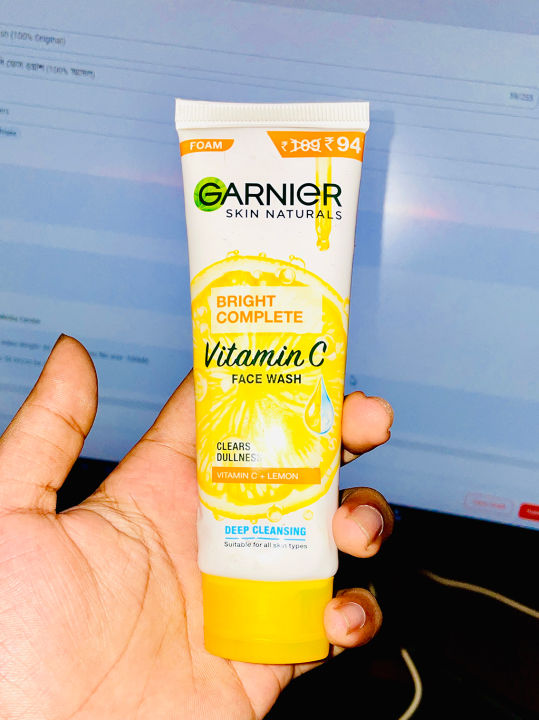 Garnier%20Bright%20Complete%20Vitamin%20C%20Face%20Wash%20(100%25%20Original)%20-%20Image%204