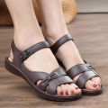 Elderly sandals ladies wear fashion middle-aged and elderly granny shoes flat non-slip wear-resistant plastic mom sandals in summer. 