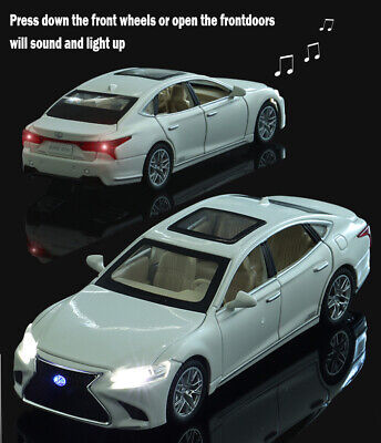 1:32%20Lexus%20LS500h%20Diecast%20Model%20Car%20.Light%20Music%20&%20Pull%20back%20Fiction%20.%20-%20Image%202