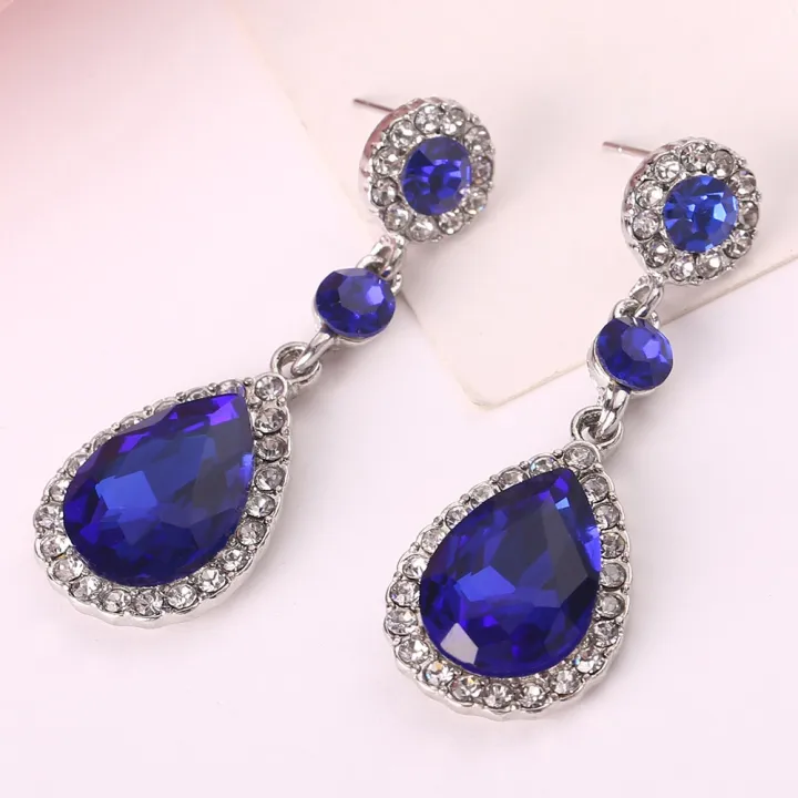 Korean%20Long%20Crystal%20Water%20Droplets%20Dangle%20Earrings%20for%20Women%20Elegant%20Cubic%20Zirconia%20Drop%20Ear%20Fashion%20Wedding%20Party%20Jewelry%20-%20Image%203