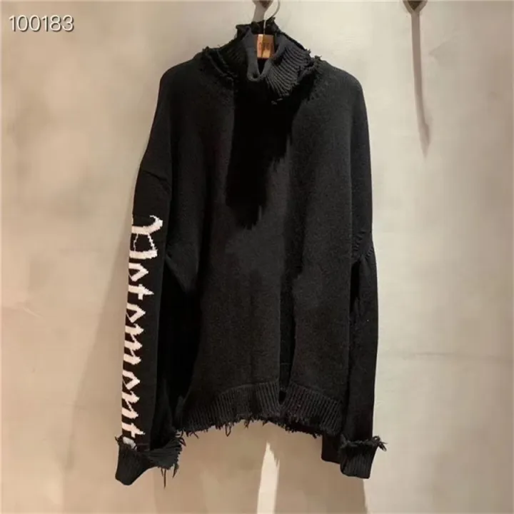 VETEMENTS%20Gothic%20Logo%20Hoodie%2020FW%20Men%20Women%20Sleeves%20Woven%20White%20Letter%20Mark%20Vetements%20Turtleneck%201:1%20VTM%20Sweatshirts-Type%206%20-%20Image%204