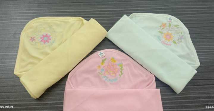 3%20Pic%20Baby%20Hooded%20Towel%20Baby%20Cap%20Towel%20(Best%20Quality)%20-%20Image%203