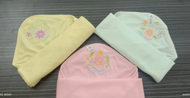 3%20Pic%20Baby%20Hooded%20Towel%20Baby%20Cap%20Towel%20(Best%20Quality)%20-%20Image%203