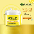 Garnier Bright Complete Serum Cream. 