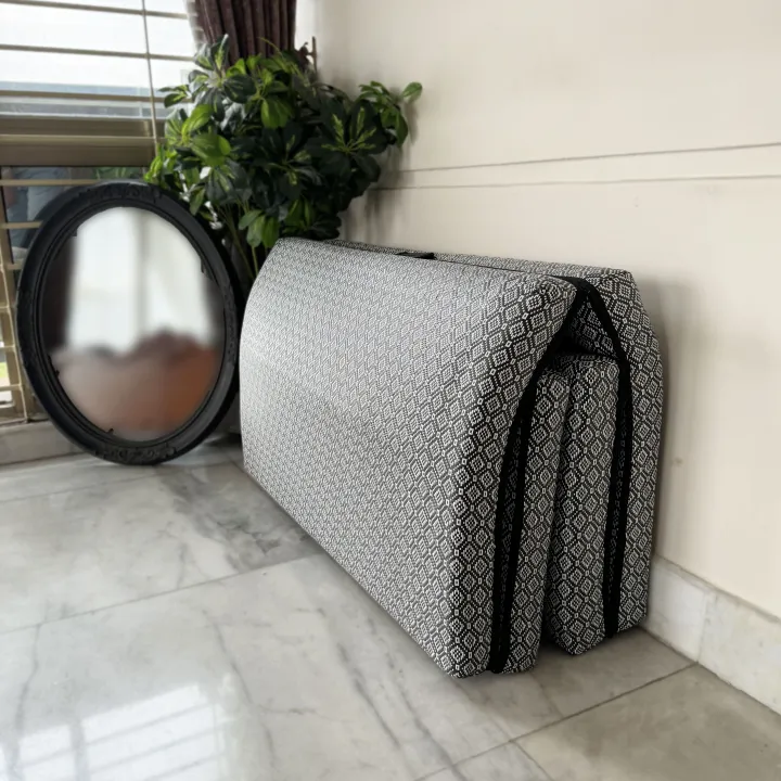 Relax%20Floor%20Mattress%20-%20GREY%20BLOCK%20PATTERN%20PREMIUM%20SLEEPING%20MAT%20(EXTRA%20THICK)%20-%20Image%204