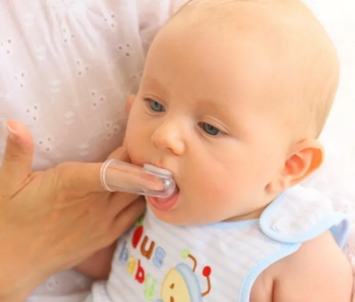 Soft%20Silicone%20Finger%20Toothbrush%20Teeth%20Rubber%20Massager%20For%20Baby%20-%20Image%202