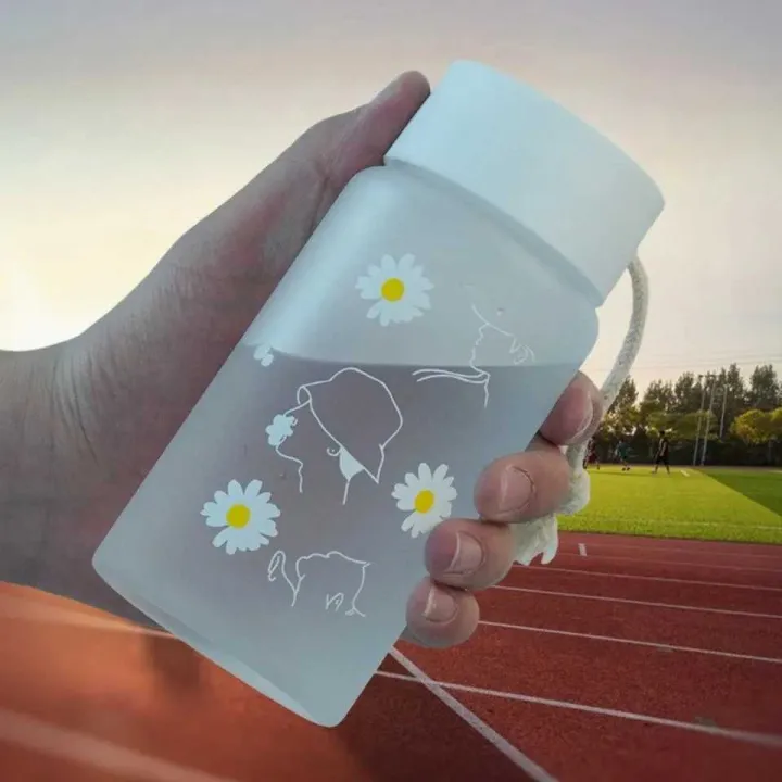 500Ml%20Small%20Daisy%20Creative%20Transparent%20Plastic%20Water%20Bottles%20Bpa%20Free%20Frosted%20Water%20Bottle%20with%20Portable%20Rope%20Travel%20Tea%20Cup-1Pcs%20-%20Image%202