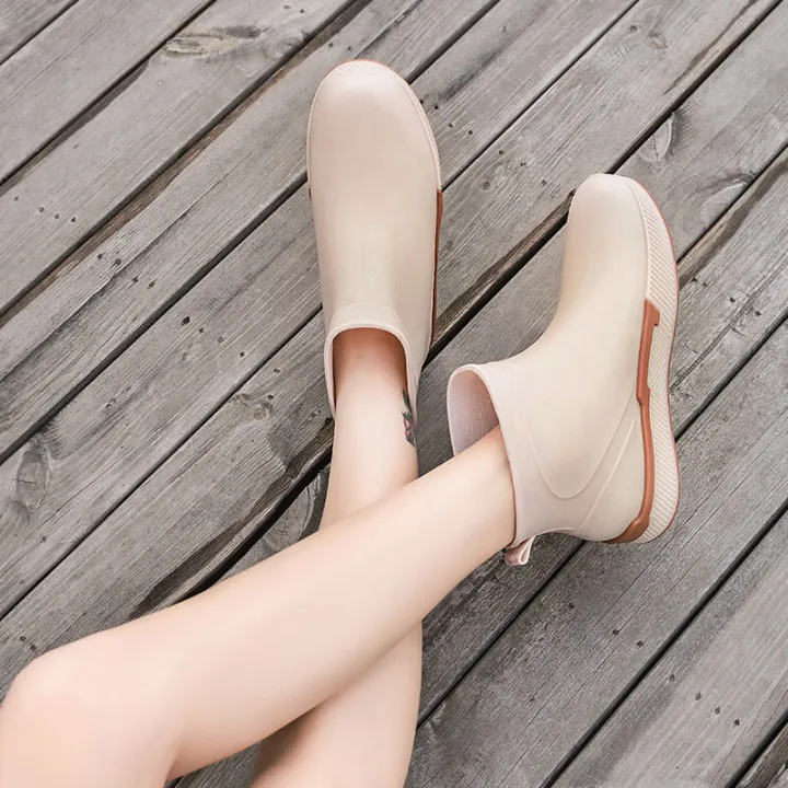 Japanese%20Fashion%20Rain%20Boots%20Women's%20Winter%20Non-Slip%20Low-Top%20Water%20Shoes%20Rubber%20Boots%20Short%20Rain%20Boots%20Car%20Wash%20Shopping%20Kitchen%20Shoes%20Rubber%20Shoes%20Tide%20-%20Image%206