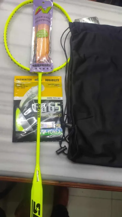 Skalo%20Badminton%20Racket%20Bat%20-%20Superior%20Quality%20Full%20Fiver%20Material%20For%20Enhanced%20Performance%20-%20Image%205