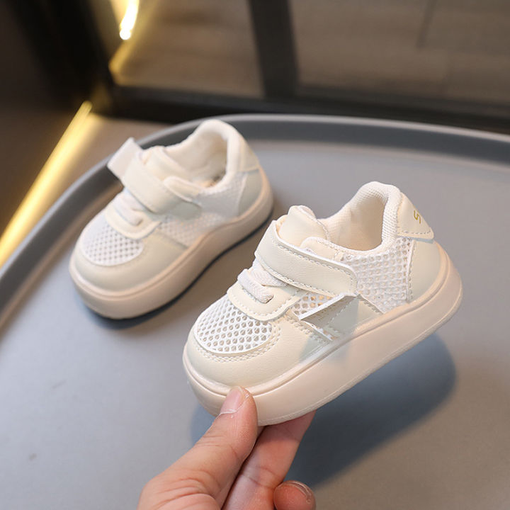 A%20drop%20delivery%20of%20children's%20baby%20shoes%20in%20autumn%20new%20soft%20sole%20fashion%20breathable%201-3%20years%20old%20boy%20shoes%20-%20Image%207