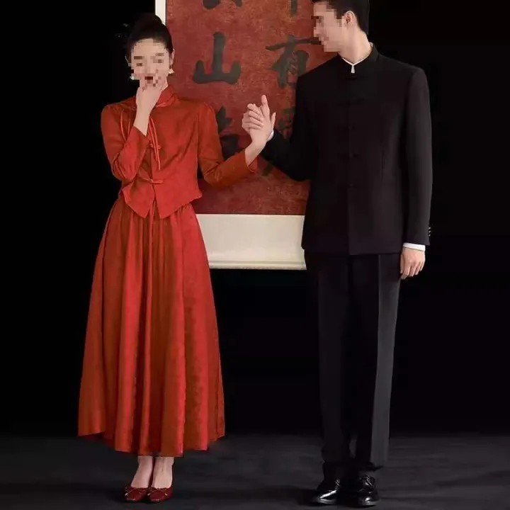 Long%20sleeved%20toasting%20gown%20for%20the%20bride%202024,%20wine%20red%20cheongsam,%20new%20Chinese%20banquet,%20small%20stature%20engagement%20dress,%20back%20in%20style%20-%20Image%206