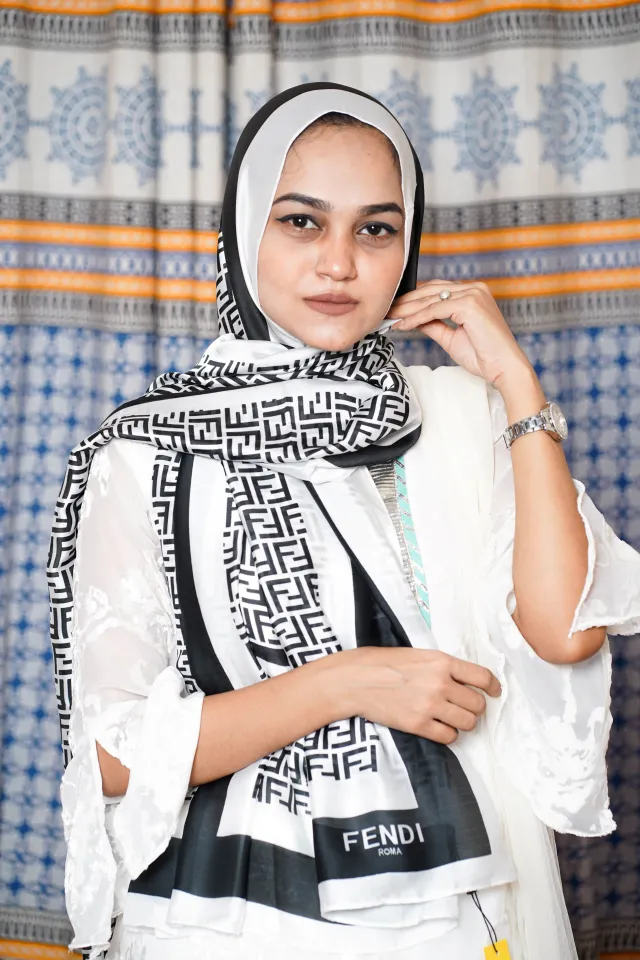 Luxuey Brand Fendi Womens scarf/hijab