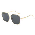 2021 New Korean Edition Men's and Women's Square Retro Sunglasses Internet celebrities with the same metal trend fashion D home sunglasses. 