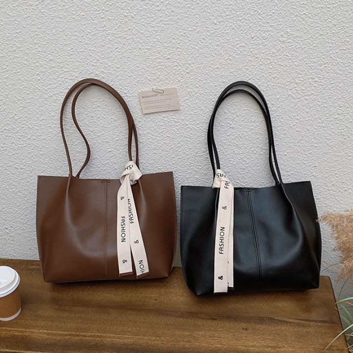Autumn%20and%20winter%20large-capacity%20solid%20color%202024%20new%20trendy%20casual%20fashion%20one-shoulder%20texture%20commuter%20tote%20shoulder%20bag%20-%20Image%204